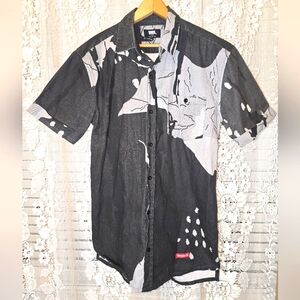 VNDL, Button Down, Short Sleeve, Black Abstract Anime, Mens L